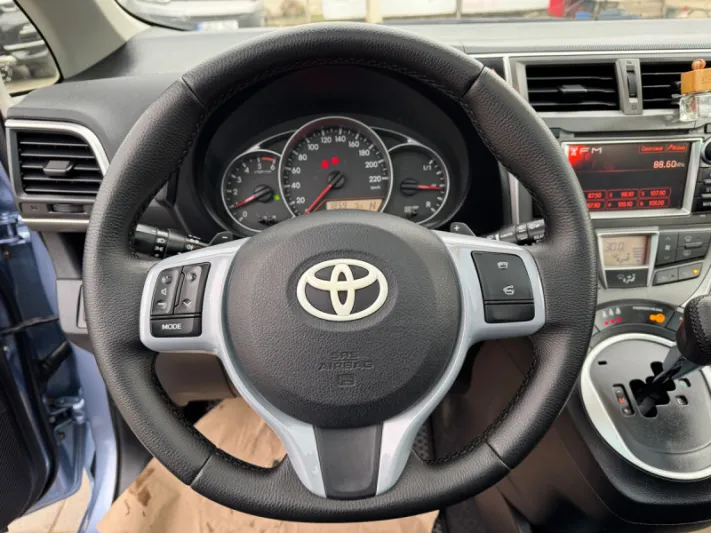 2011 Toyota Verso-S