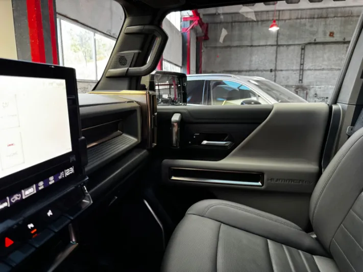 Hummer EV