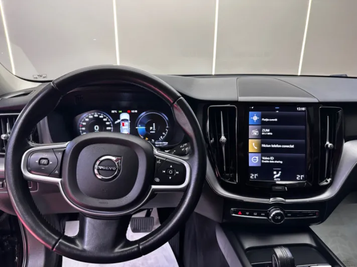 VOLVO XC60 T6 AWD 2021