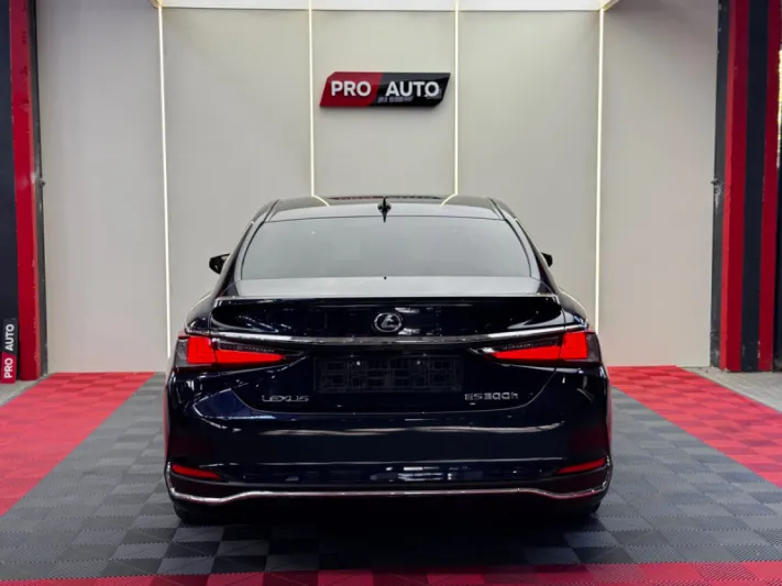 Lexus ES Series