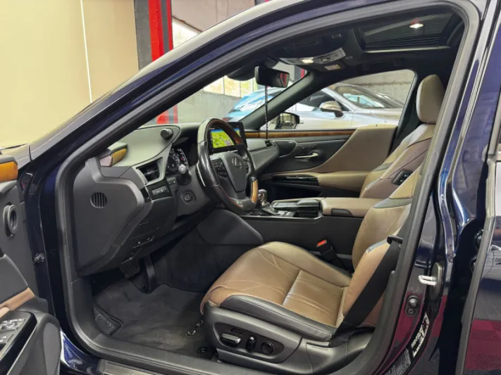 Lexus ES Series