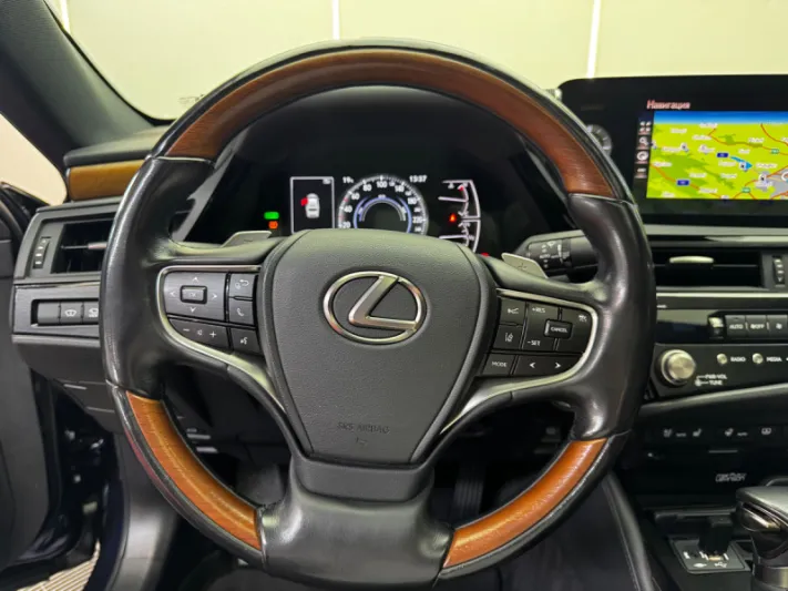 Lexus ES Series