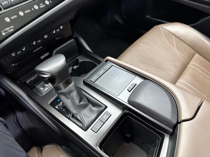 Lexus ES Series