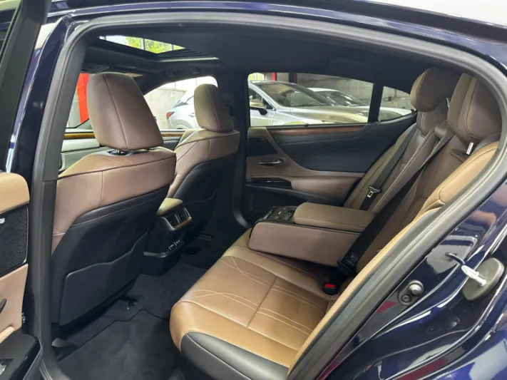 Lexus ES Series