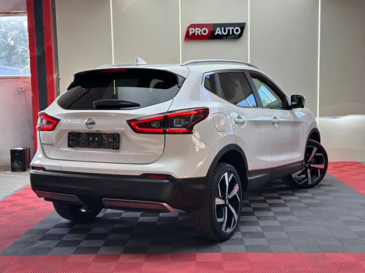 NISSAN QASHQAI 2019