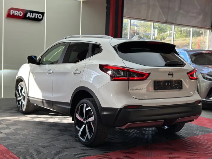 NISSAN QASHQAI 2019