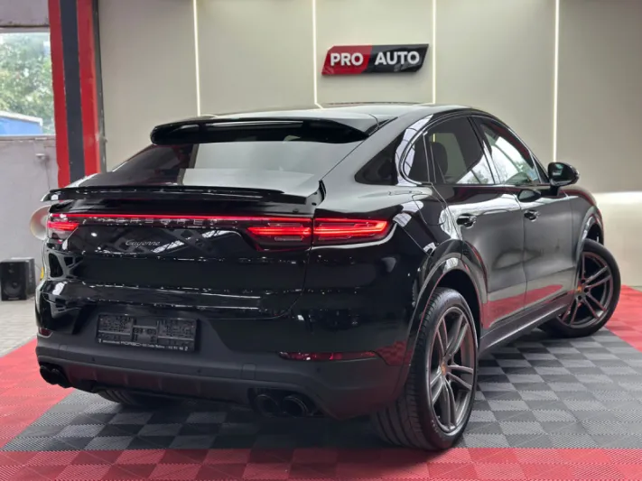 PORSCHE CAYENNE COUPE 2022