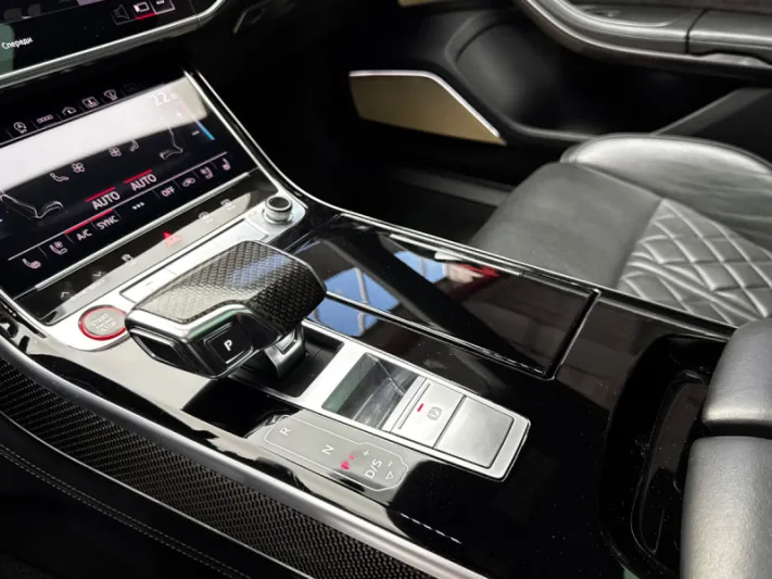 Audi S8