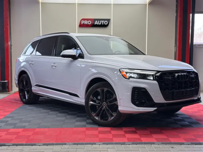 AUDI Q7 2024