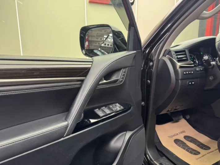 Lexus LX Series