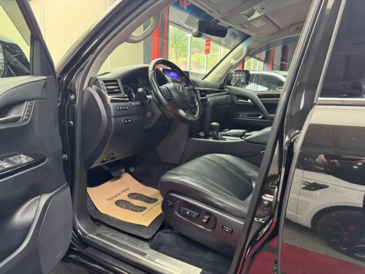 Lexus LX Series