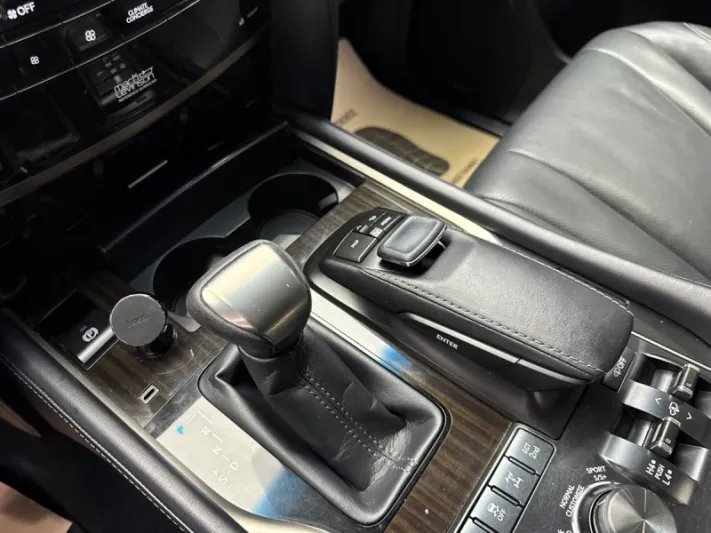 Lexus LX Series