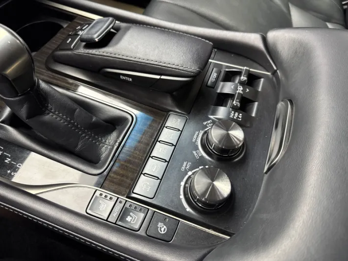 Lexus LX Series
