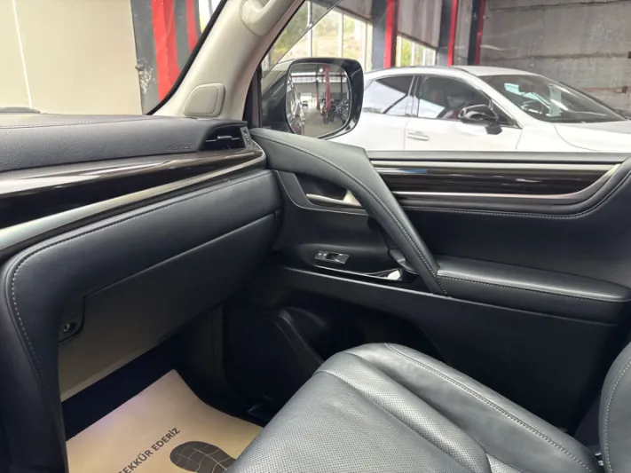 Lexus LX Series