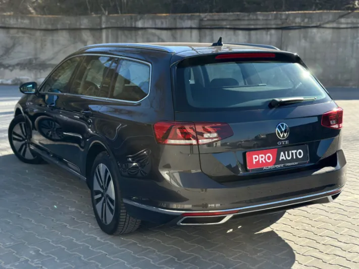 VOLKSWAGEN PASSAT 2020