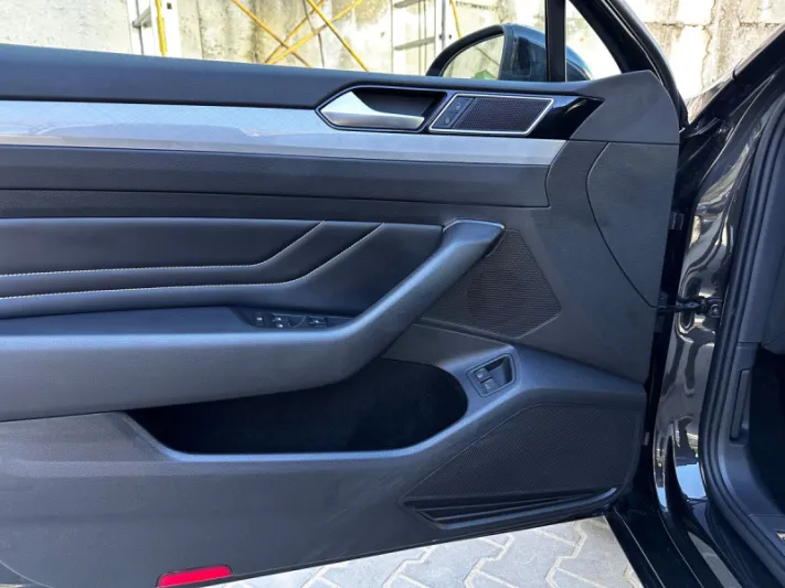 VOLKSWAGEN PASSAT 2020