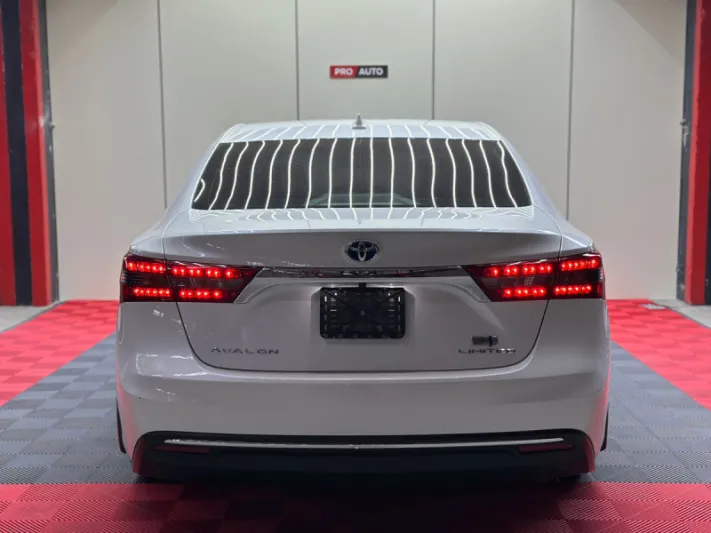 TOYOTA AVALON 2015