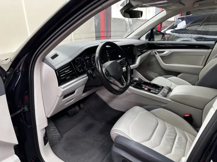 VOLKSWAGEN TOUAREG 2021